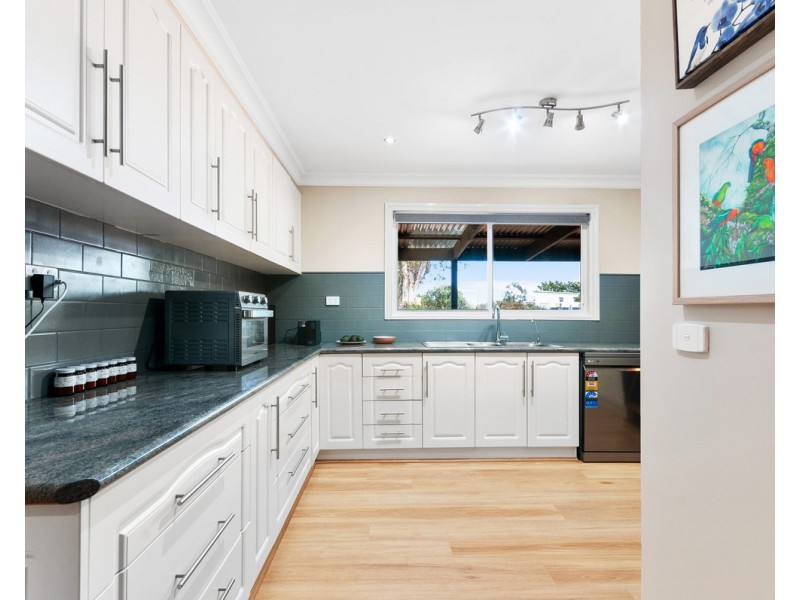 9 Pinetree Court, Seaspray VIC 3851