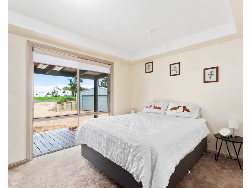 9 Pinetree Court, Seaspray VIC 3851