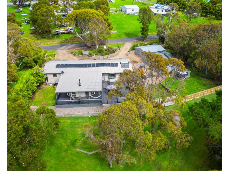 9 Pinetree Court, Seaspray VIC 3851