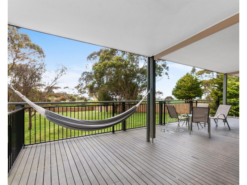9 Pinetree Court, Seaspray VIC 3851