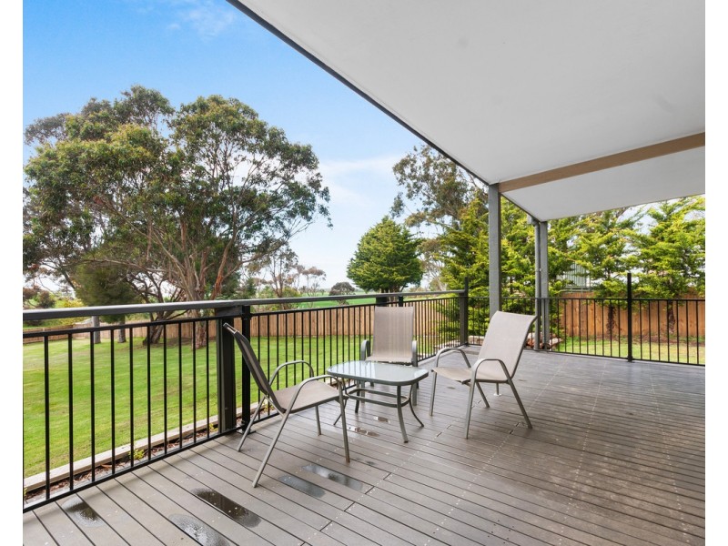 9 Pinetree Court, Seaspray VIC 3851