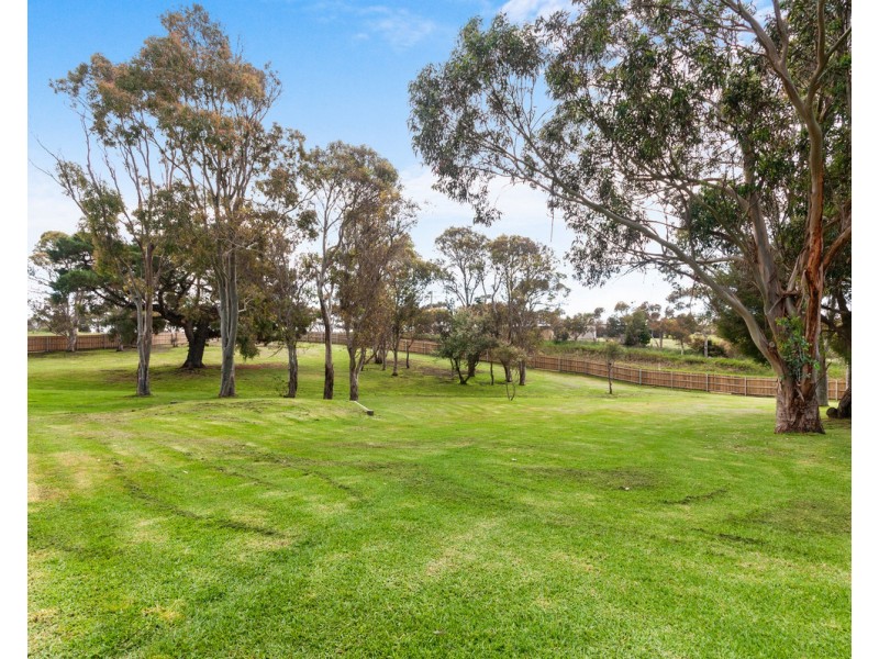 9 Pinetree Court, Seaspray VIC 3851
