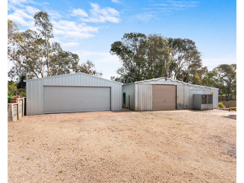 9 Pinetree Court, Seaspray VIC 3851