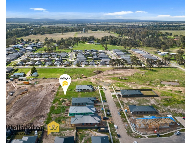 12 Hardie Place, Stratford VIC 3862