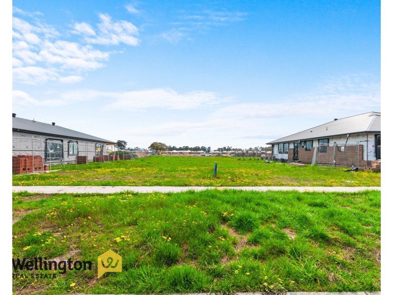 12 Hardie Place, Stratford VIC 3862