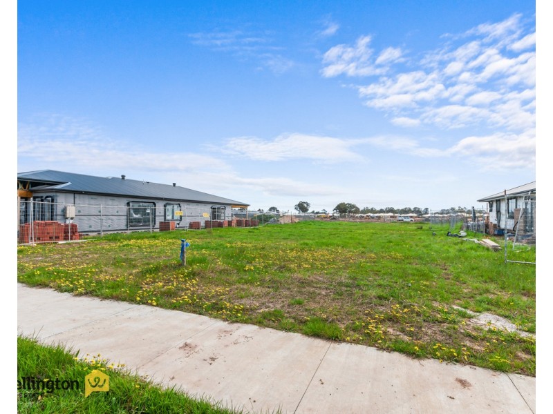 12 Hardie Place, Stratford VIC 3862