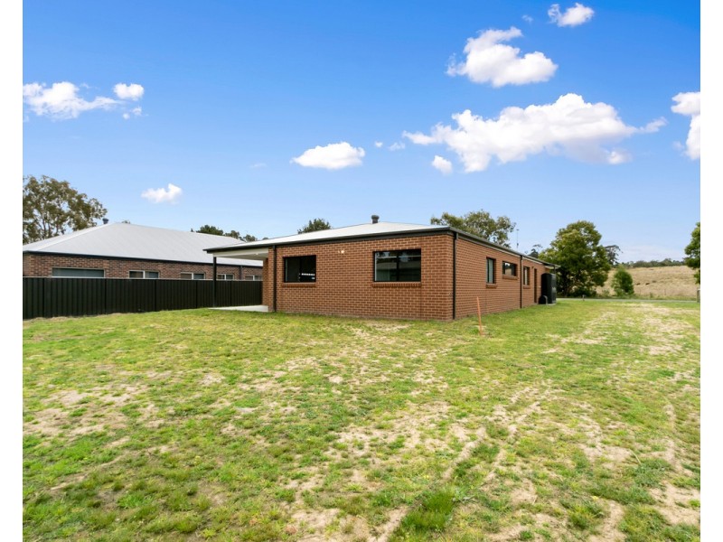 46 Carter Street, Stratford VIC 3862