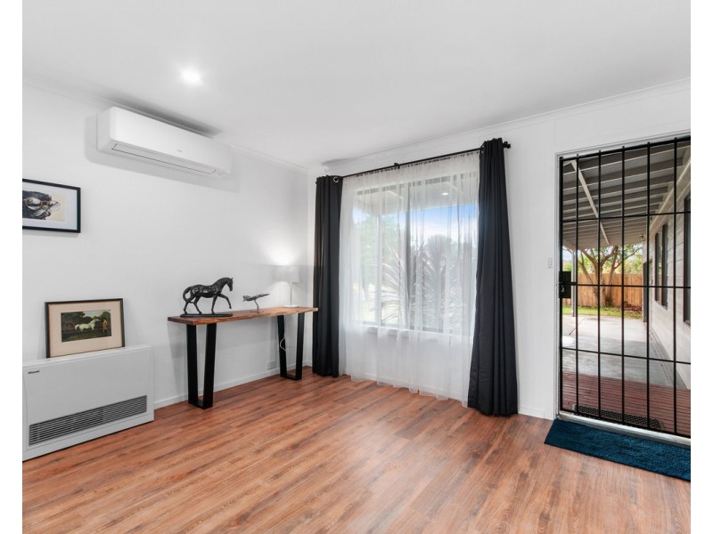 11 Ellen Way, Sale VIC 3850