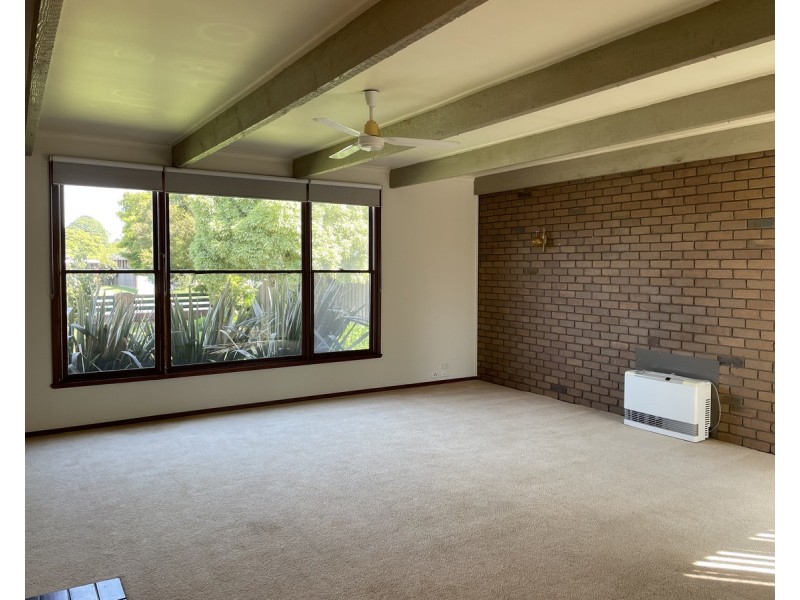 12 Nicholson Street, Sale VIC 3850