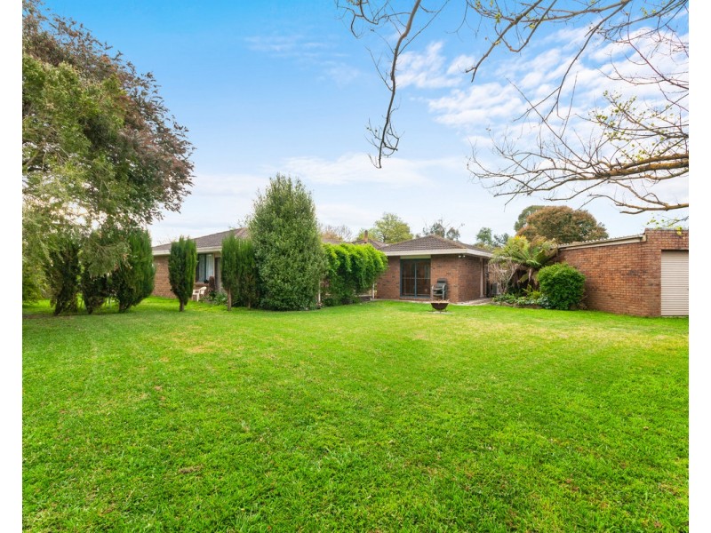 52 Coverdale Drive, Sale VIC 3850