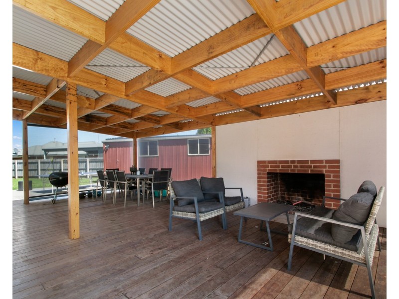 13 Kingfisher Place, Sale VIC 3850