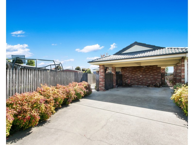 13 Kingfisher Place, Sale VIC 3850