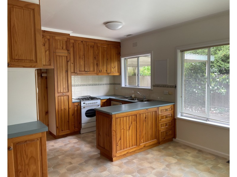 11 McGhee Street, Sale VIC 3850