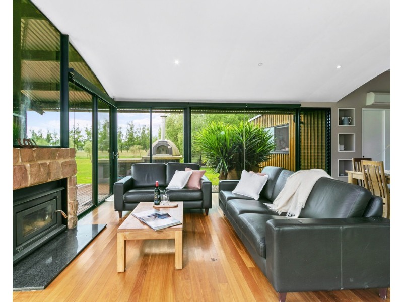 202 Gibsons Road, Sale VIC 3850