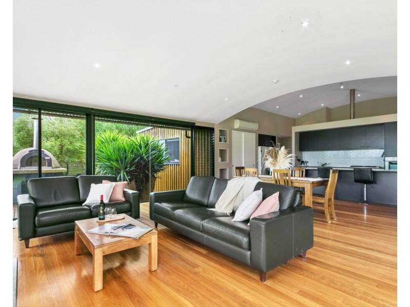 202 Gibsons Road, Sale VIC 3850
