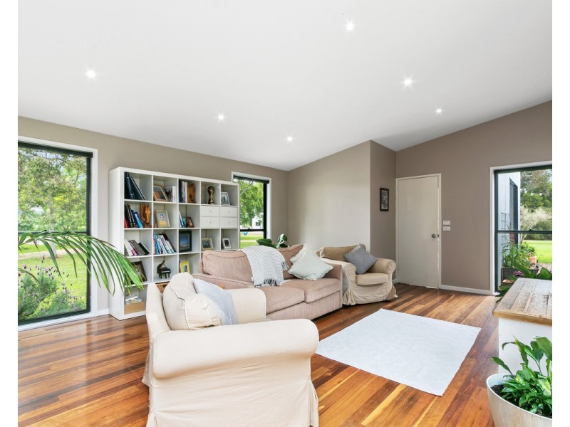 202 Gibsons Road, Sale VIC 3850