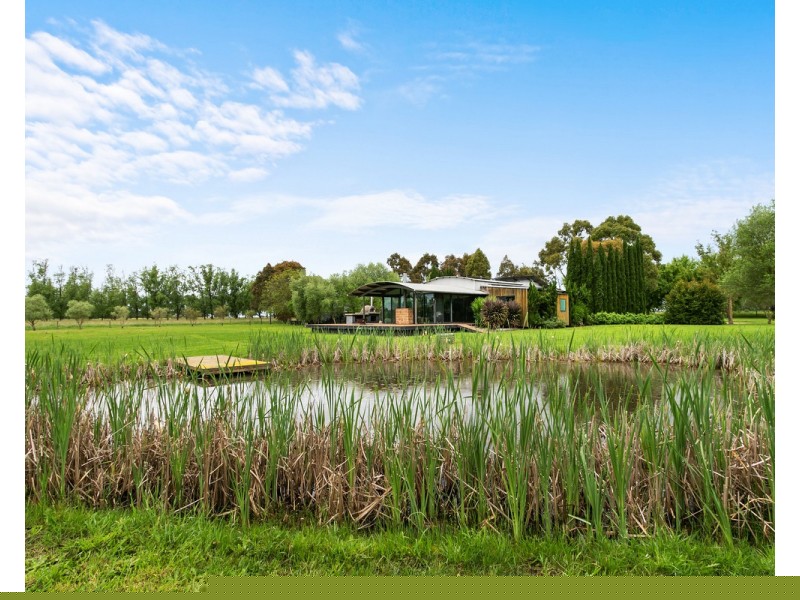 202 Gibsons Road, Sale VIC 3850