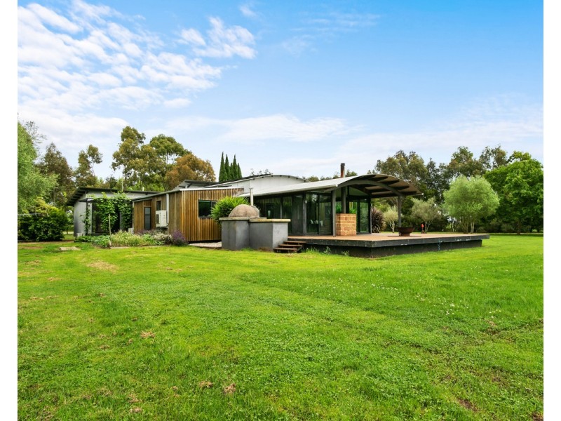 202 Gibsons Road, Sale VIC 3850