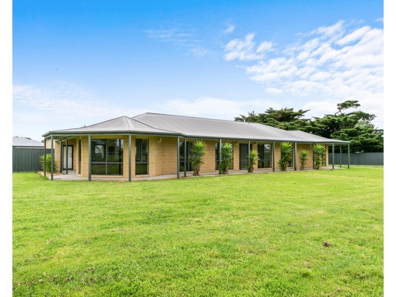 43 Counahan Drive, Wurruk VIC 3850