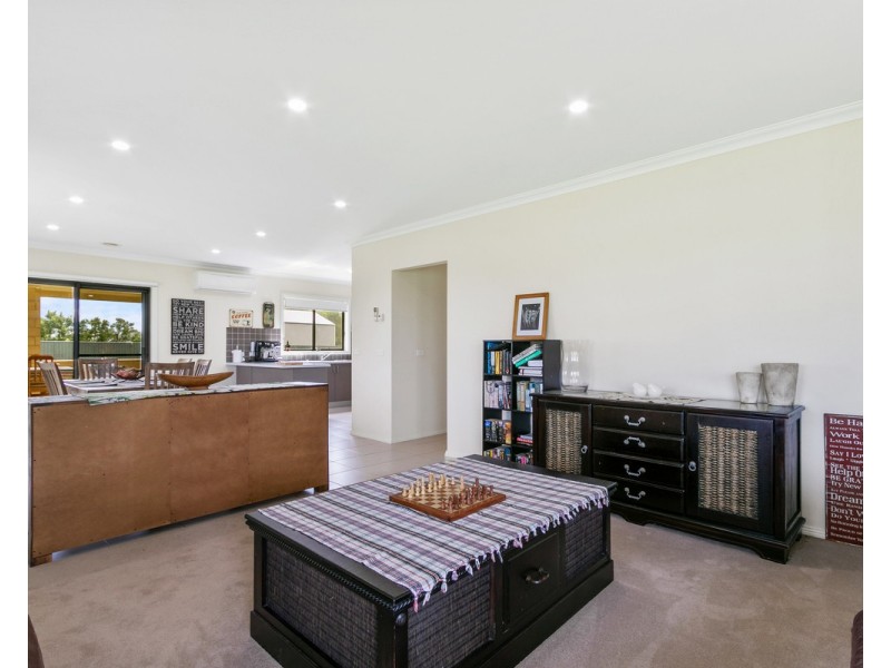 43 Counahan Drive, Wurruk VIC 3850