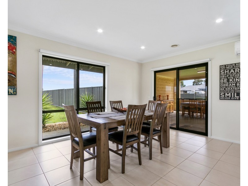 43 Counahan Drive, Wurruk VIC 3850
