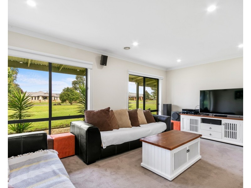 43 Counahan Drive, Wurruk VIC 3850