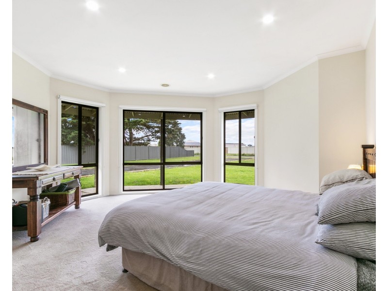 43 Counahan Drive, Wurruk VIC 3850