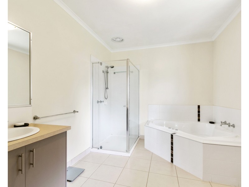43 Counahan Drive, Wurruk VIC 3850