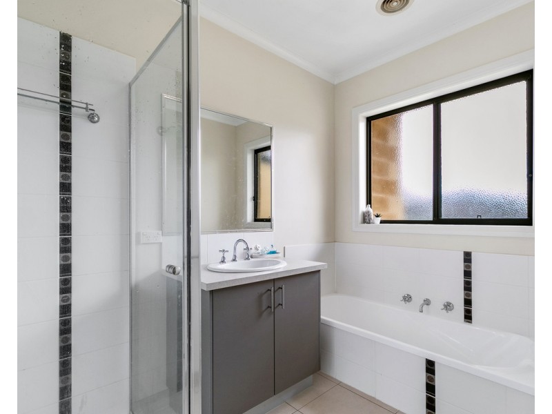 43 Counahan Drive, Wurruk VIC 3850