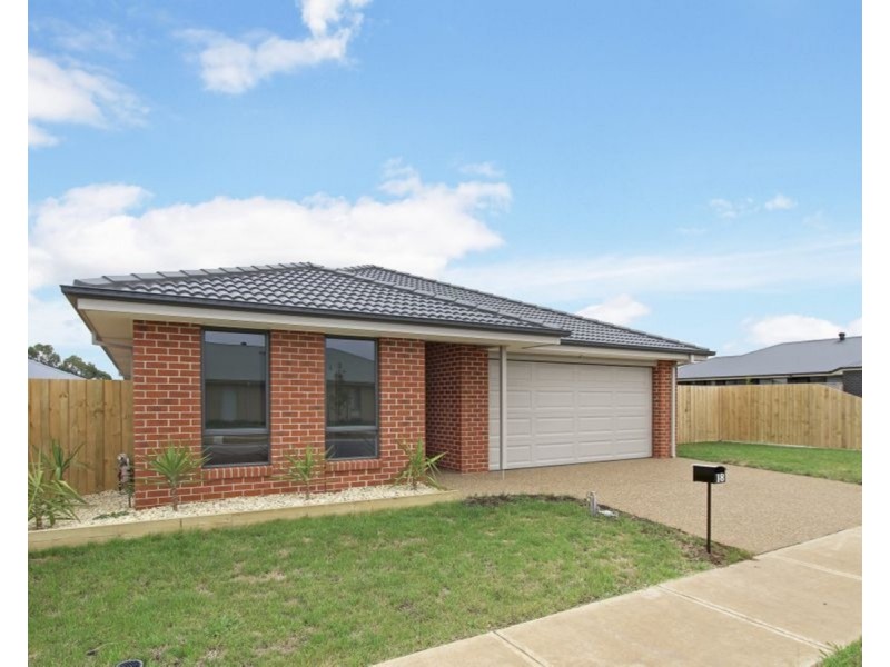 18 Billabong Avenue, Sale VIC 3850