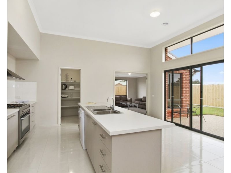 18 Billabong Avenue, Sale VIC 3850