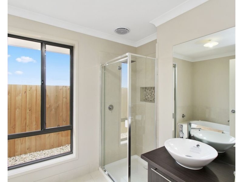 18 Billabong Avenue, Sale VIC 3850