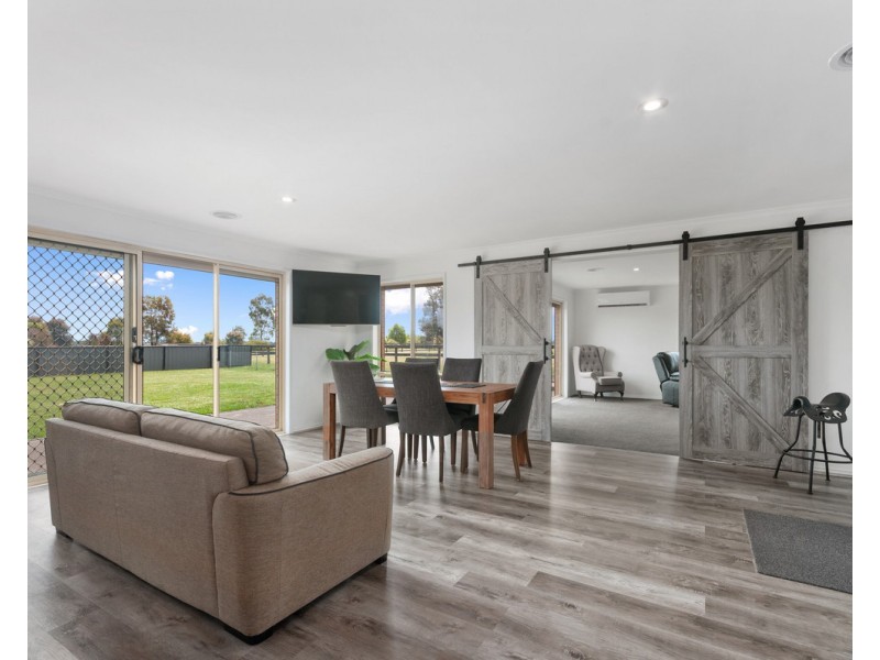 30 Avonlea Estate Road, Stratford VIC 3862