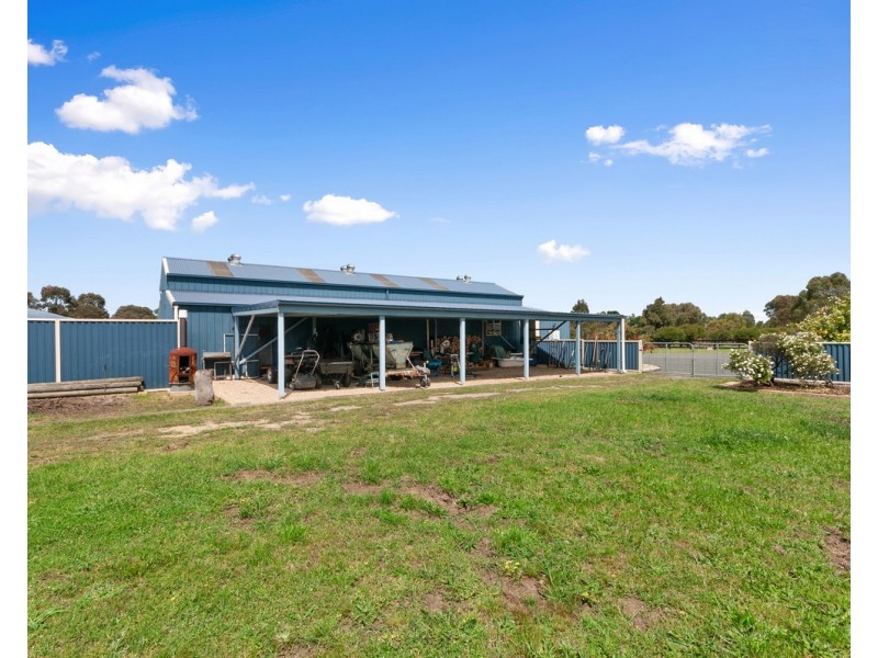 30 Avonlea Estate Road, Stratford VIC 3862