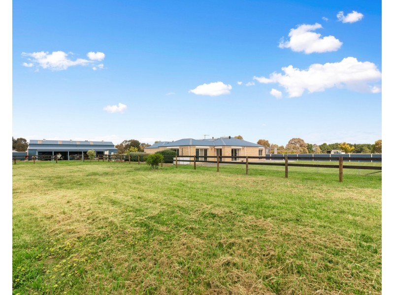 30 Avonlea Estate Road, Stratford VIC 3862