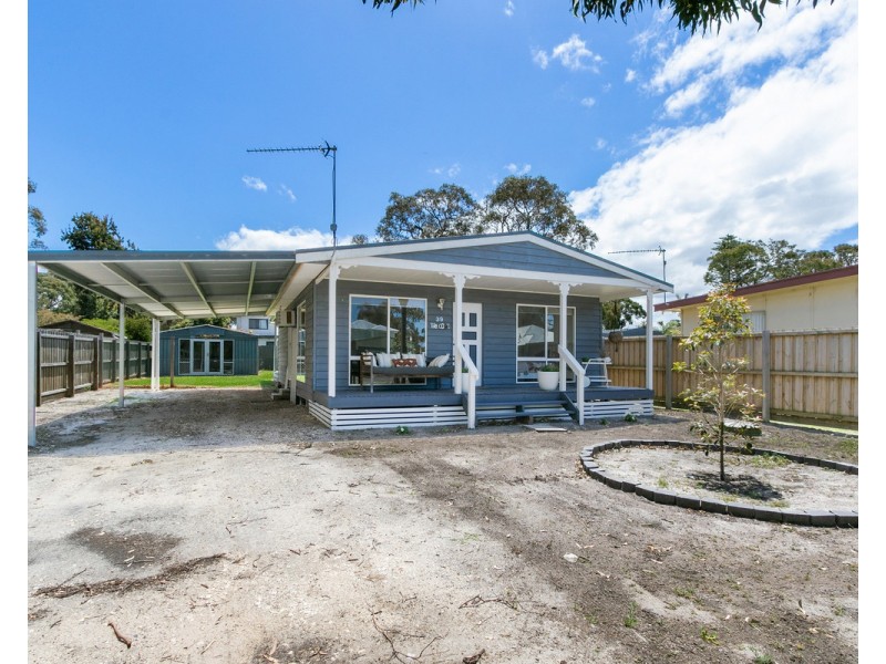 39 Davies Street, Loch Sport VIC 3851