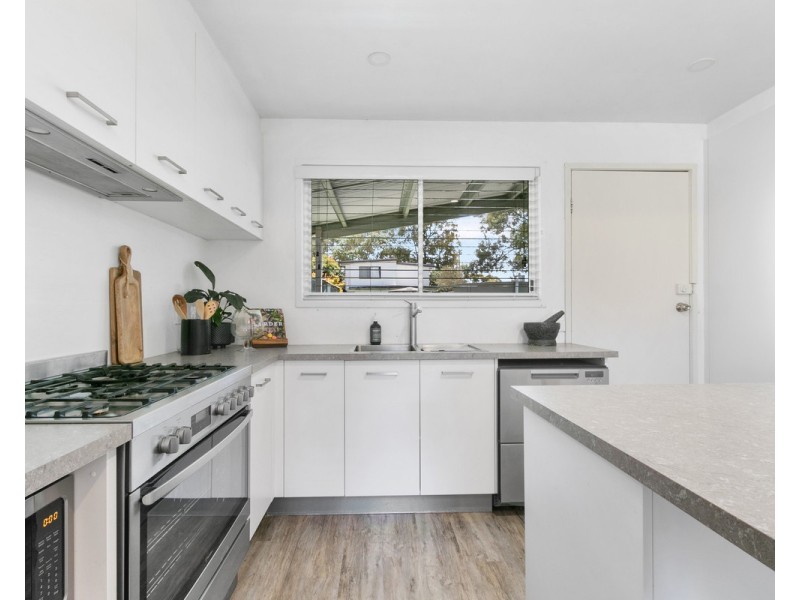 39 Davies Street, Loch Sport VIC 3851