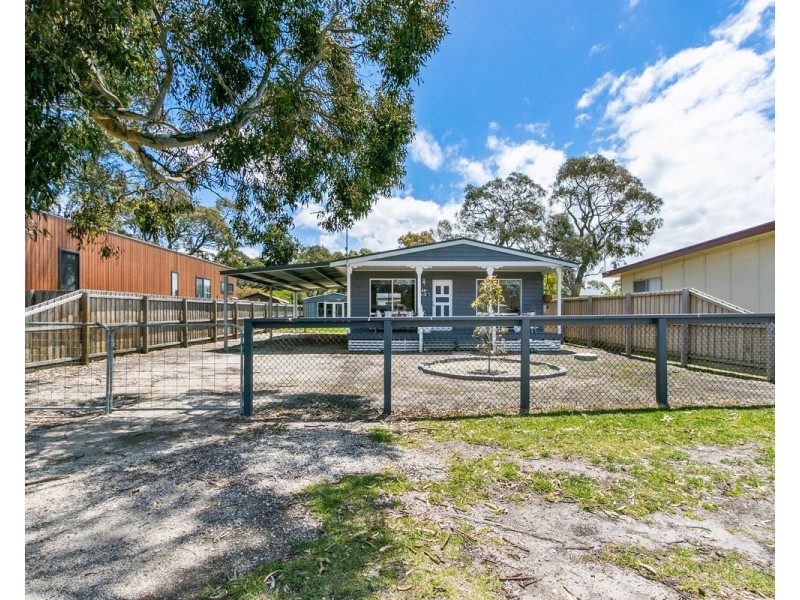 39 Davies Street, Loch Sport VIC 3851