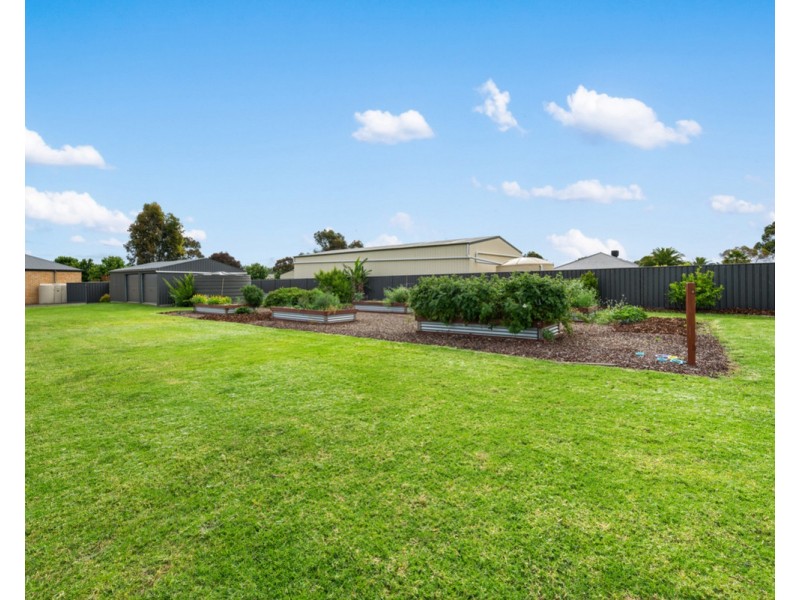 114 Sovereign Drive, Wurruk VIC 3850