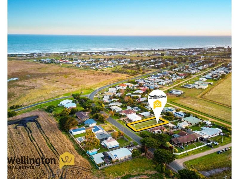79 Main Road, Seaspray VIC 3851