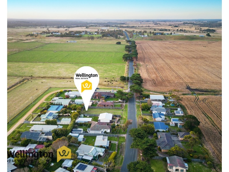 79 Main Road, Seaspray VIC 3851