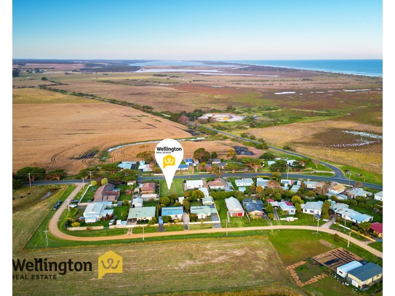 79 Main Road, Seaspray VIC 3851
