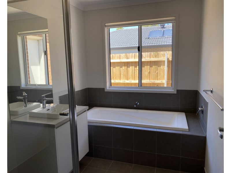 51 Peters Drive, Stratford VIC 3862