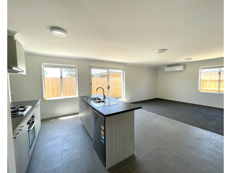 51 Peters Drive, Stratford VIC 3862