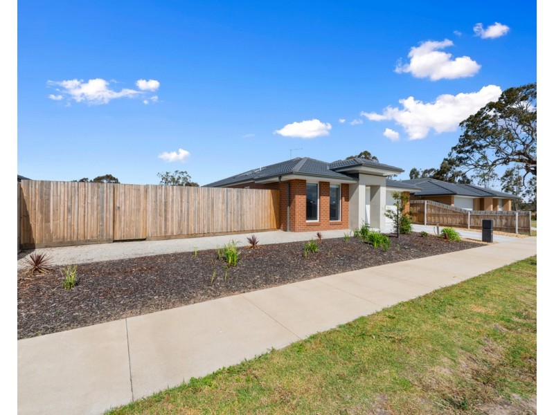 51 Peters Drive, Stratford VIC 3862