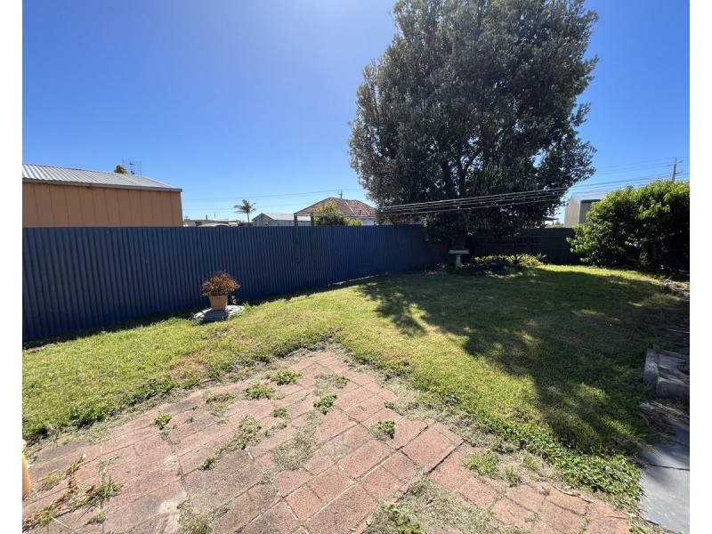 22 Ellen Avenue, Seaspray VIC 3851