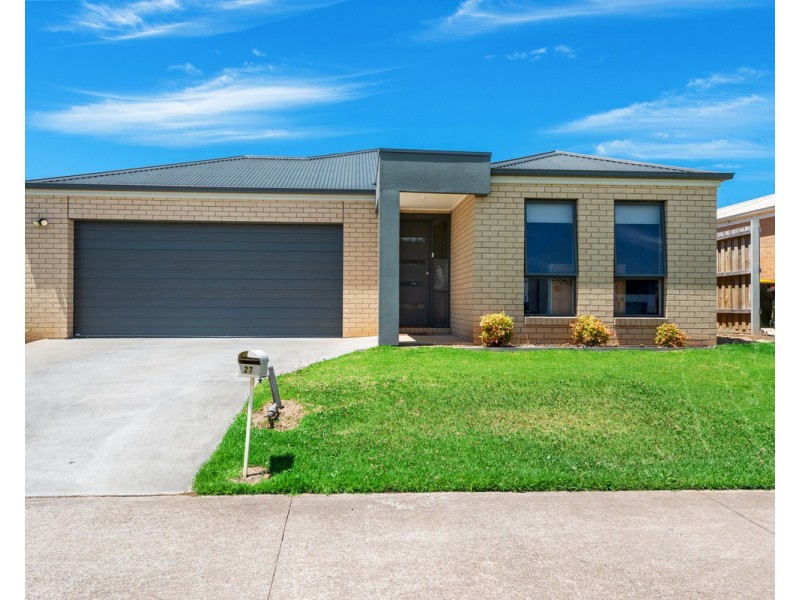 27 Woondella Boulevard, Sale VIC 3850