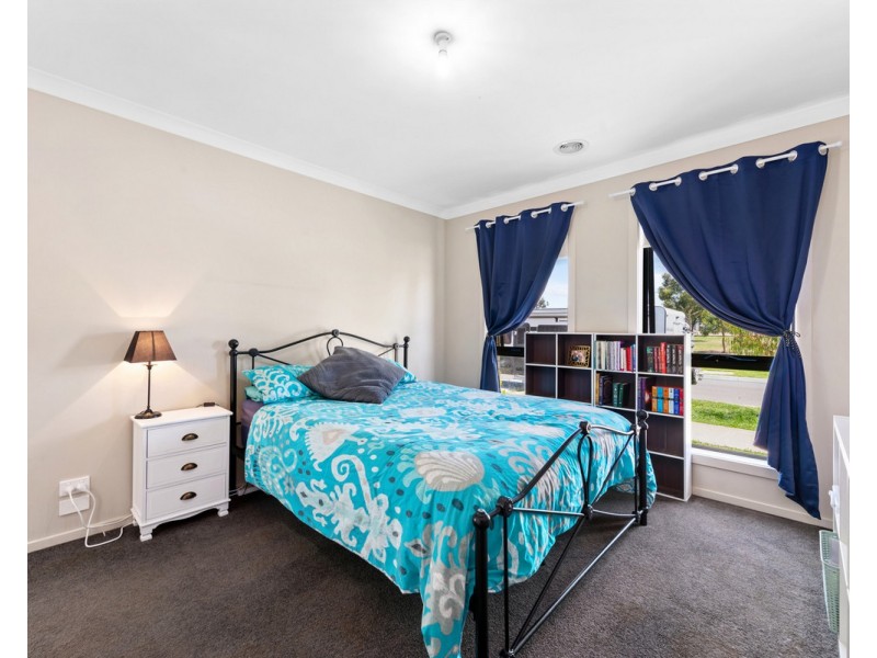 27 Woondella Boulevard, Sale VIC 3850