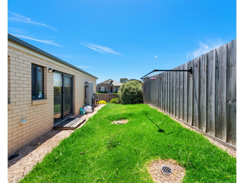 27 Woondella Boulevard, Sale VIC 3850