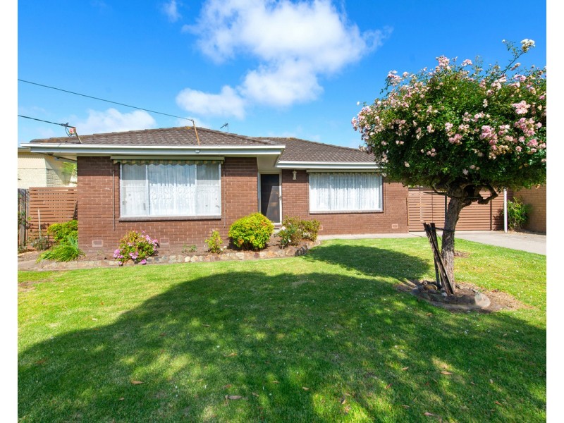 17 Weir Street, Sale VIC 3850